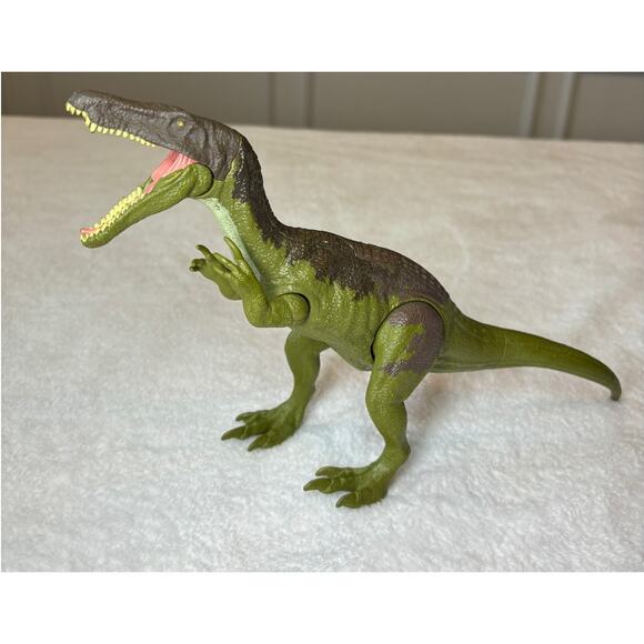 2017 Jurassic Clash & World Dino Figures: Triceratops, Allosaurus, Baryonyx - Picture 2 of 16